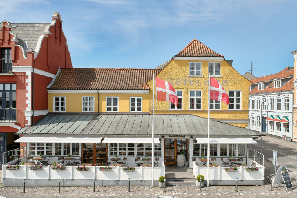 Hotel Ærø and Restaurant Ærø seen from the front
